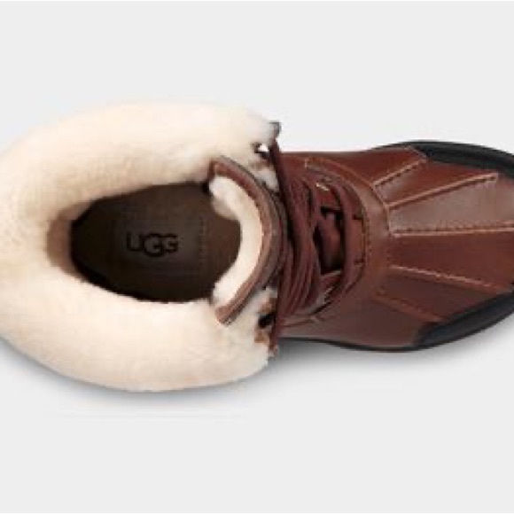 Ugg boots Butte II CWR big kids size 4 - Picture 4 of 5